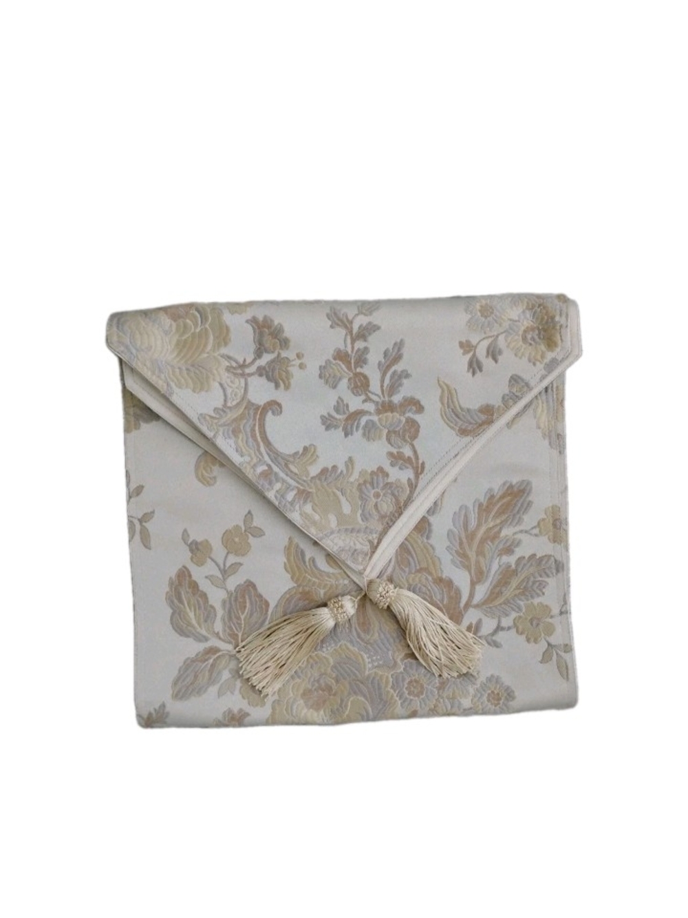 WATERFORD DECORATIVE TABLE RUNNER 13.5 X 71 Inches Long With Tassels